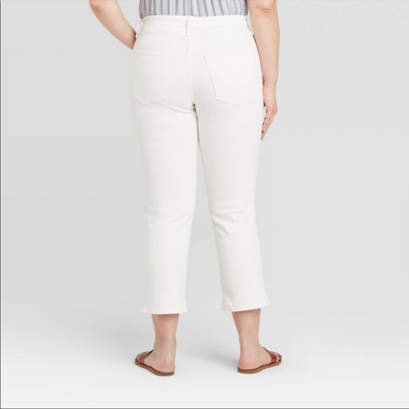 Women’s High Rise Straight Cropped Jeans - Picture 4 of 4